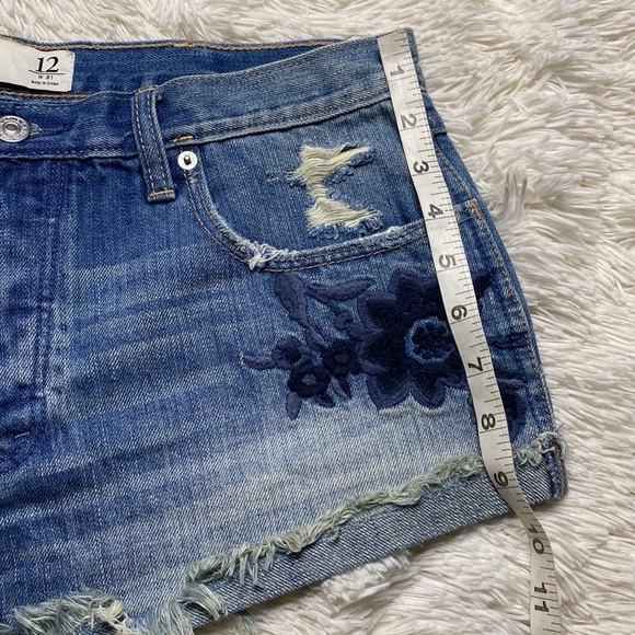Abercrombie and Fitch high rise Flower embroidered Denim shorts - Picture 7 of 7